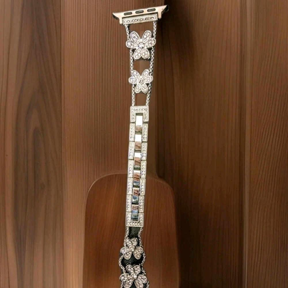 Elegant Silver Floral Bracelet